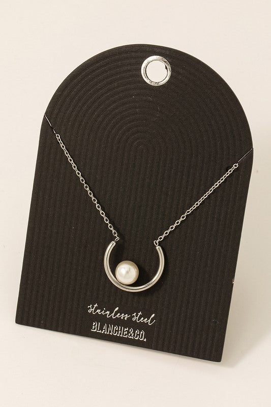 Beatrice Hoop Pearl Necklace (2 Colors!)