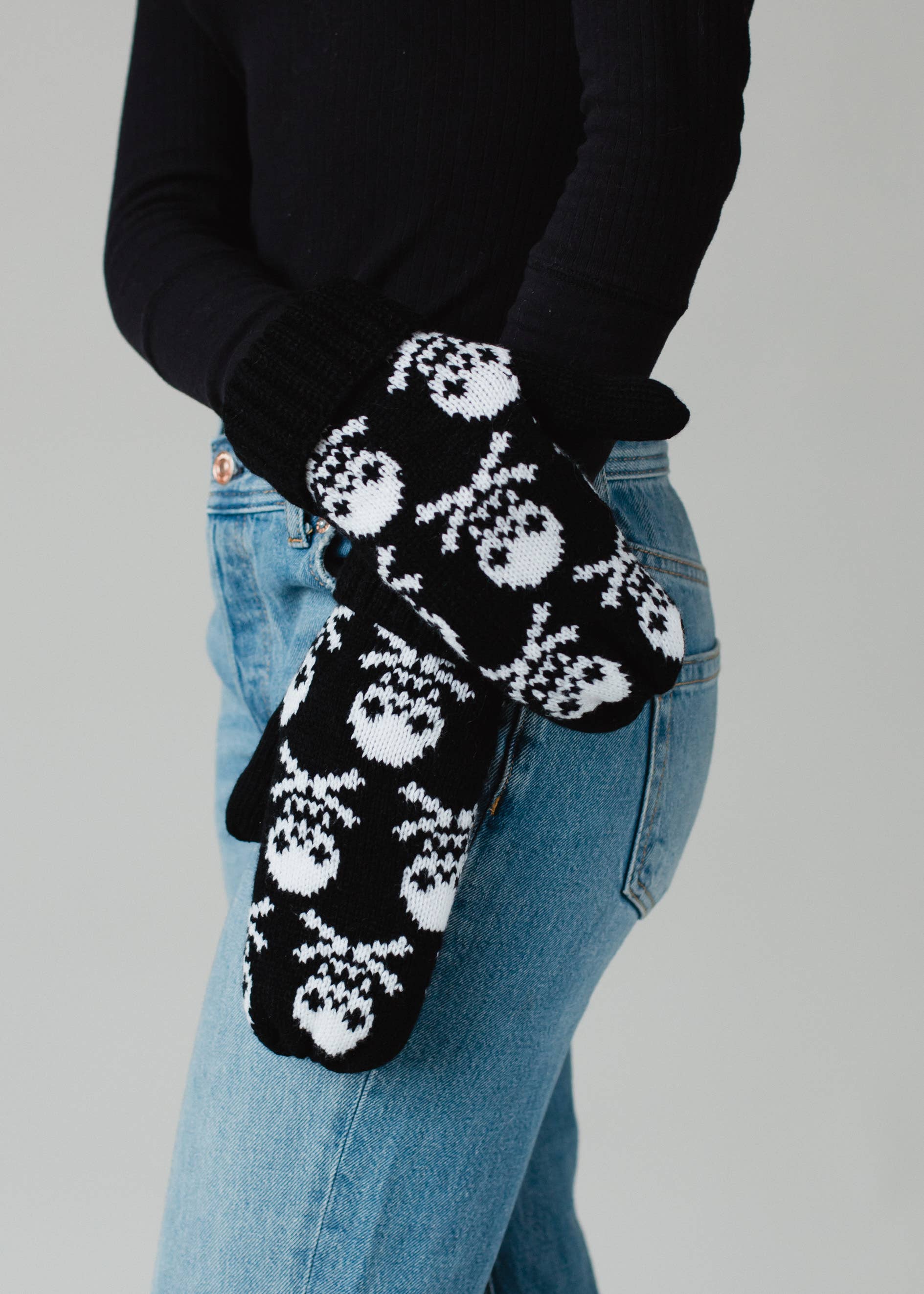 Skully Black Skull Patterned Mittens