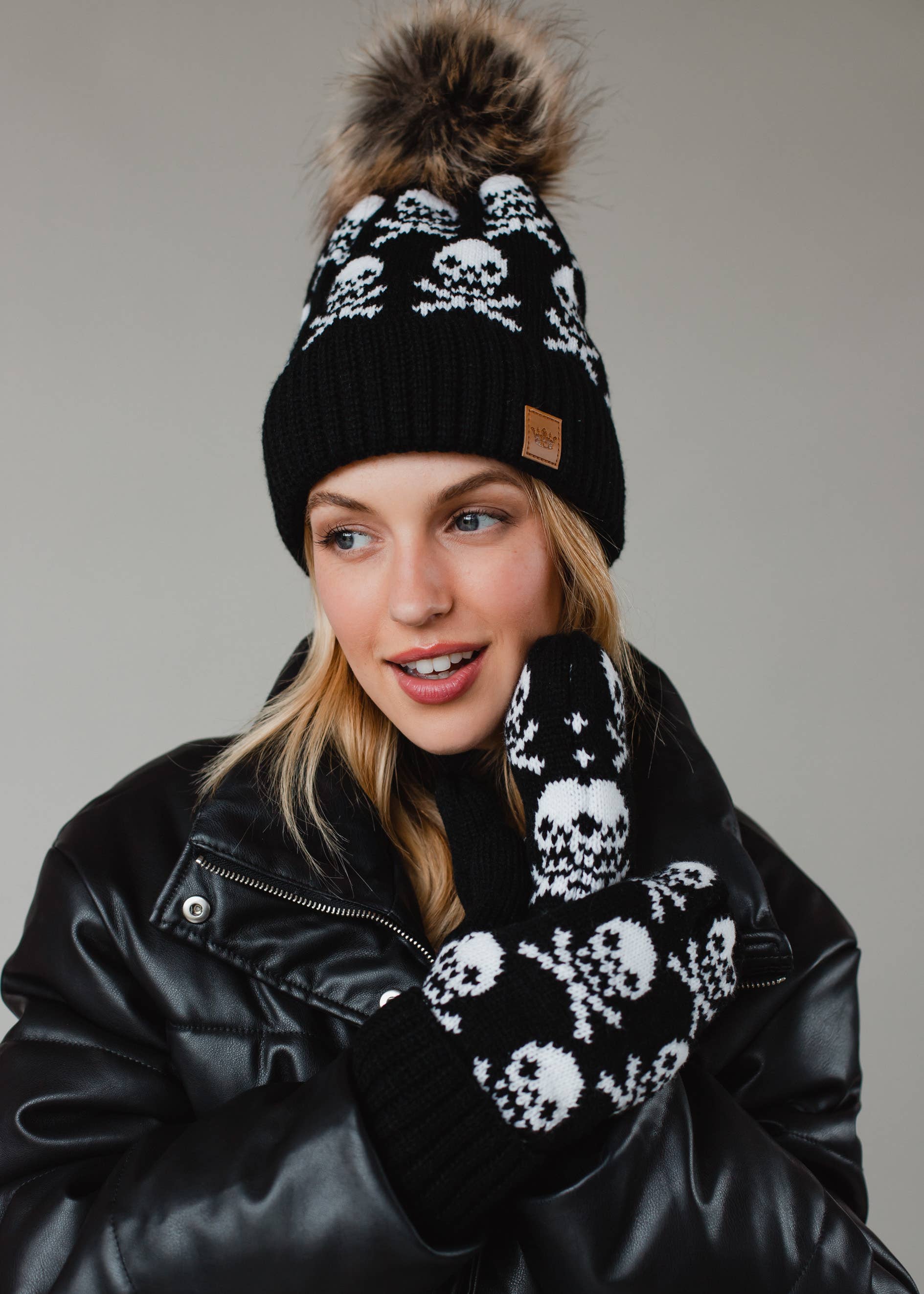 Skully Black Skull Patterned Mittens