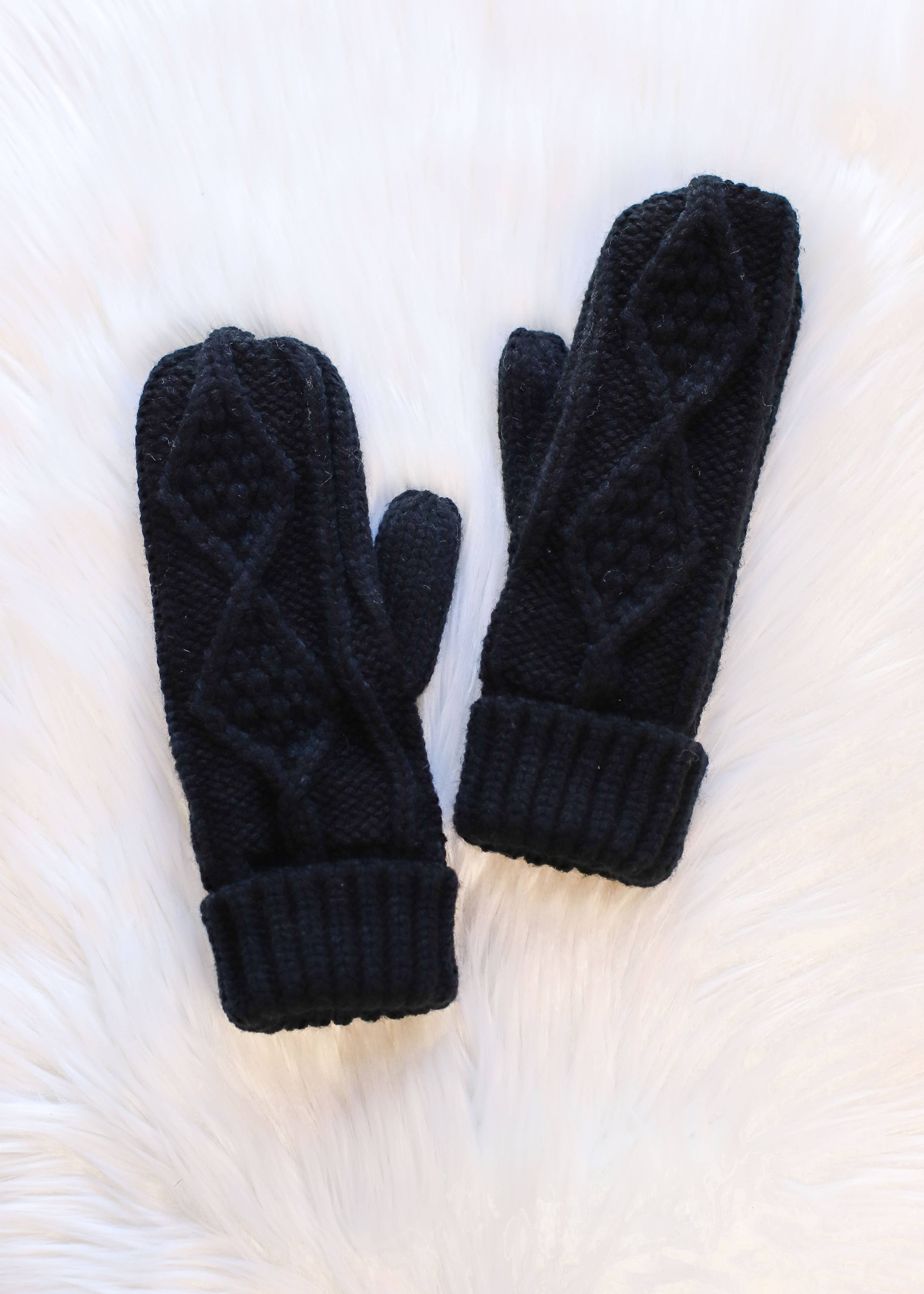 Tezz Black Cable Knit Mittens